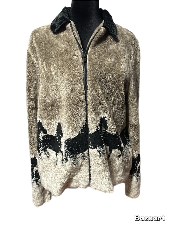 Bear Ridge Outfitters Jackets & Blazers - Vintage 90’s horse print fleece jacket.